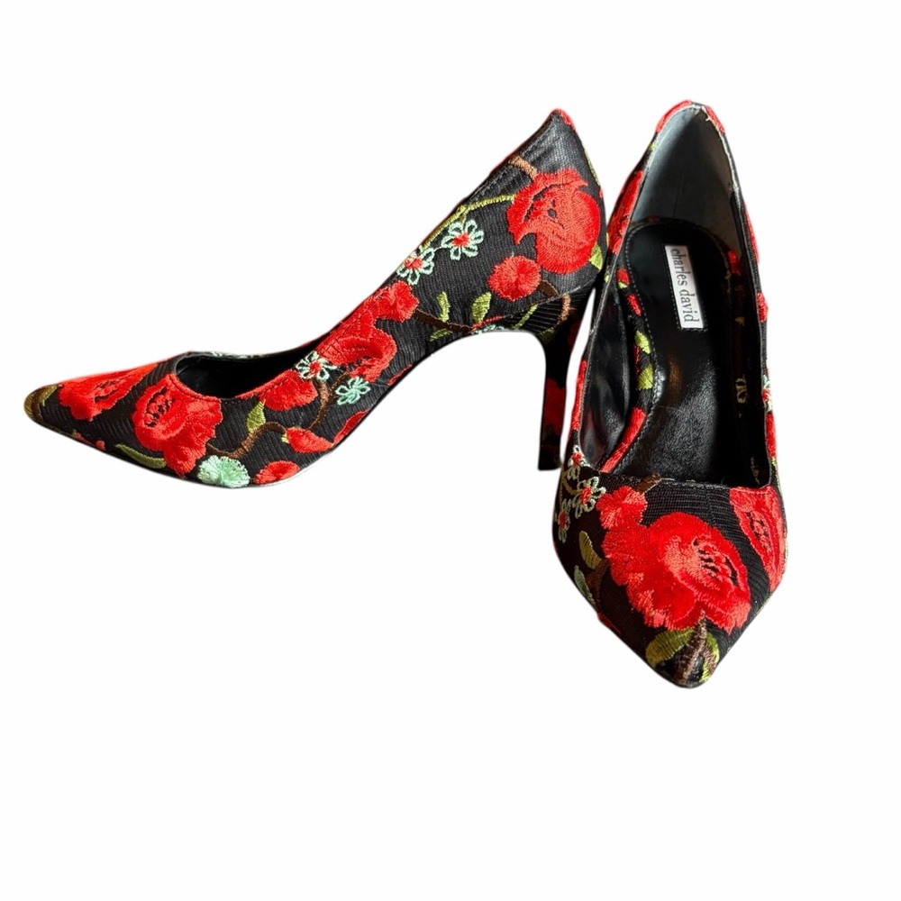 CHARLES DAVID RED FLORAL EMBROIDERED POINTED TOE HEELS SIZE 9 - Picture 5 of 15